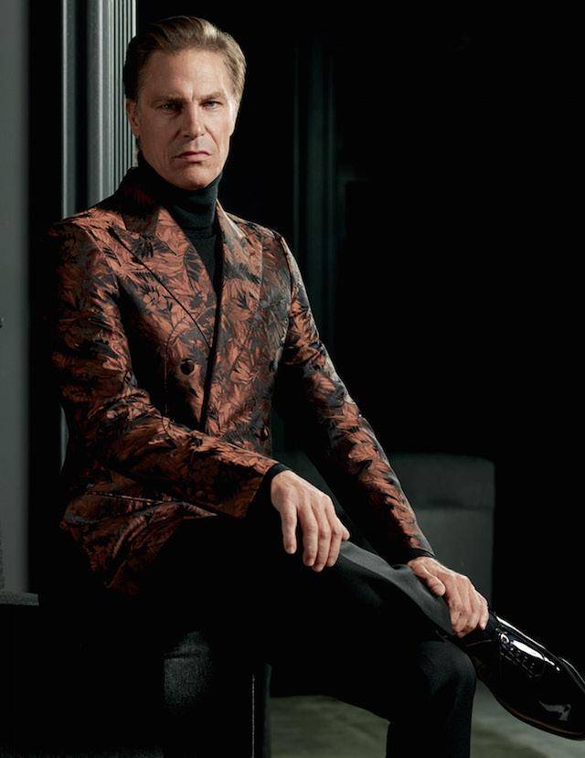 身材修长|他15岁出道成为高奢代言人，身材修长长相老气，被嘲不如老爸？