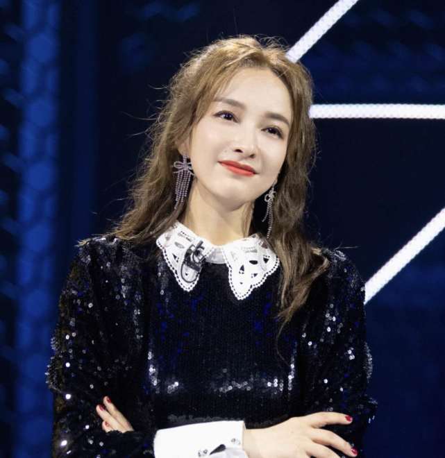 吐槽|原创吴昕和张萌同台主持,被吐槽气场太弱,到底谁不如谁?