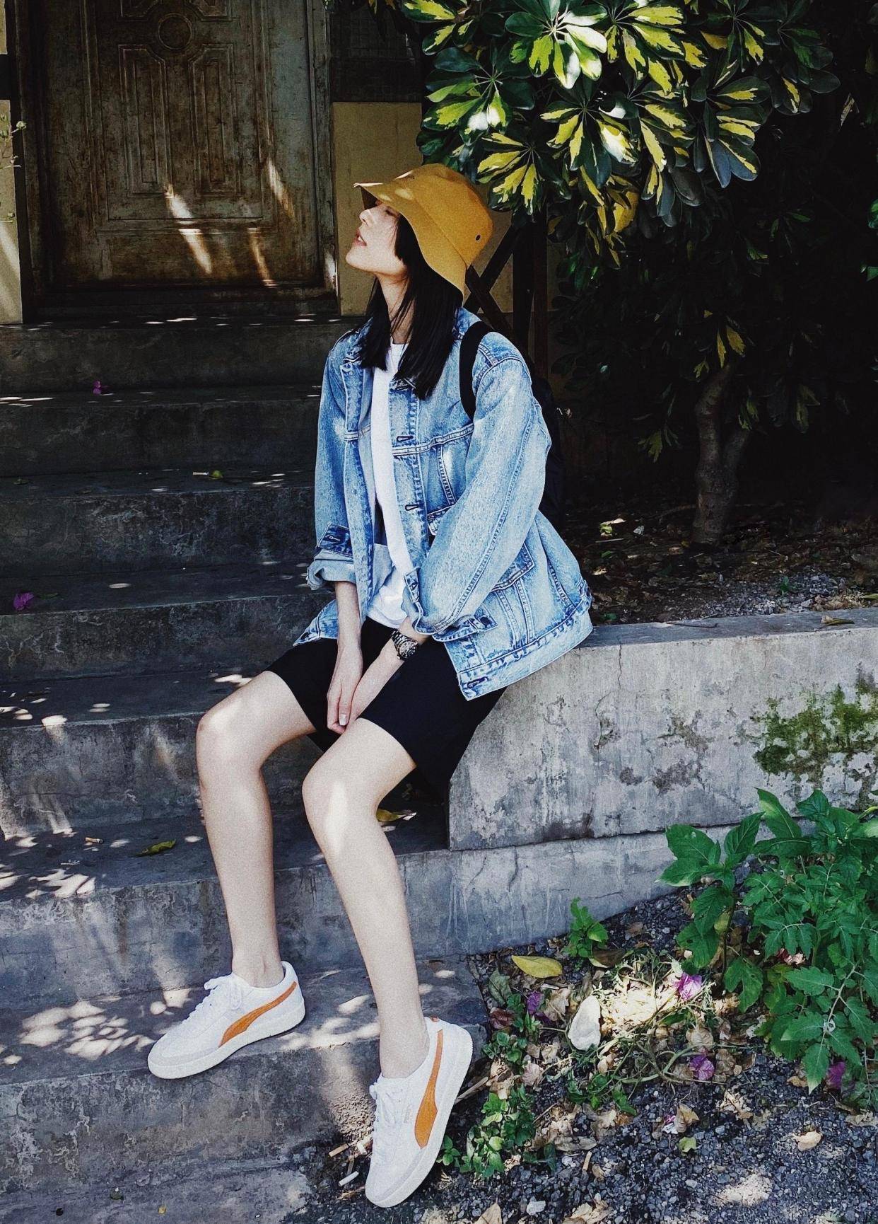 周迅|罕见同框！周迅穿6400碎花裙很少女，刘雯699外套依旧时髦