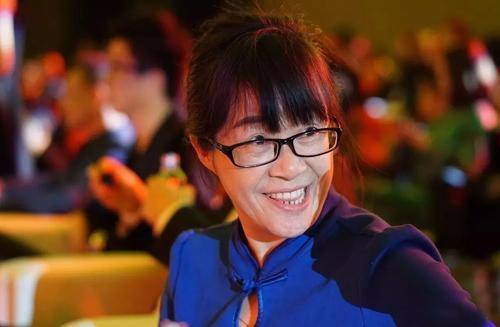 汤姆克鲁斯|原创武僧一龙粉丝：诗人余秀华长得并不丑，完全配得上汤姆克鲁斯