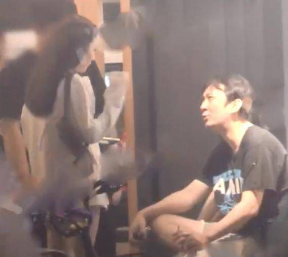 甜仇官宣与王思聪分手，疑好友发声：她要的是
