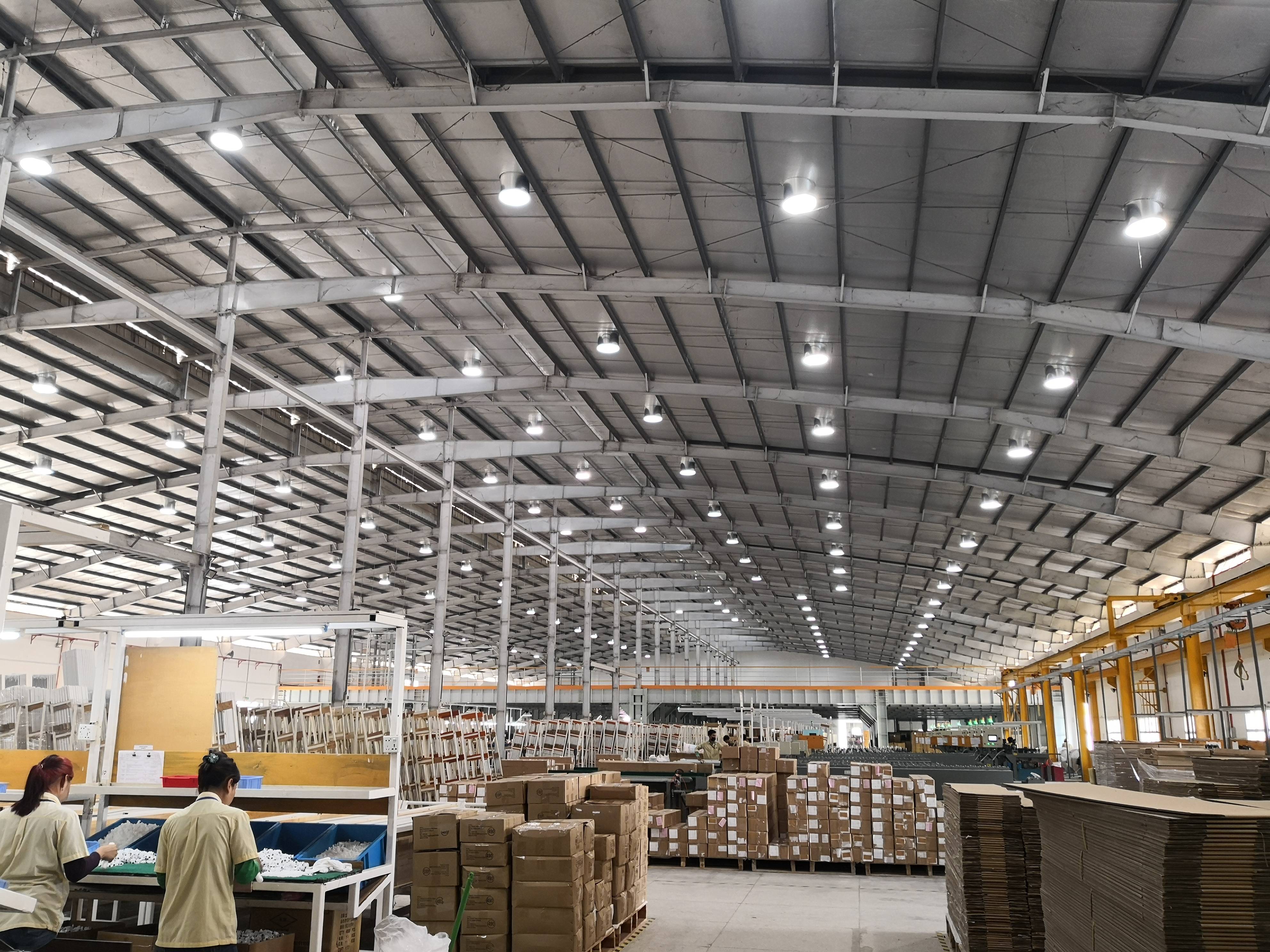 导光管日光照明系统应用在工厂,解决工厂白天采光问题