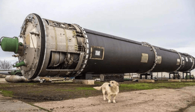 乌克兰被忽悠瘸了?他们放弃自己的核武器 如以后不忏悔?“ayx官方网站”(图4)
乌克兰被忽悠瘸了?他们放弃自己的核武器 如以后不忏悔?“ayx官方网站”(图4)