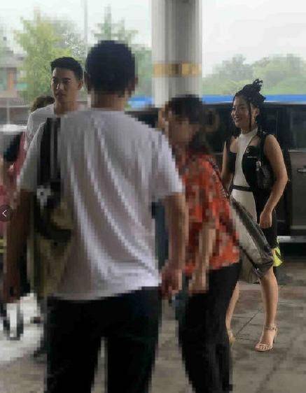 知情人|原创王菊新恋情疑似曝光，知情人爆料男友为苏格兰籍，今年二月已同居