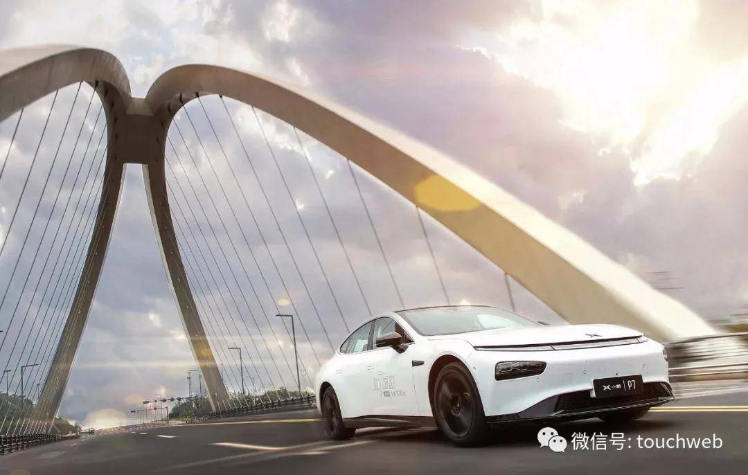 何小鹏|专访小鹏汽车CEO何小鹏：雷军以前是导师 现在更像大哥