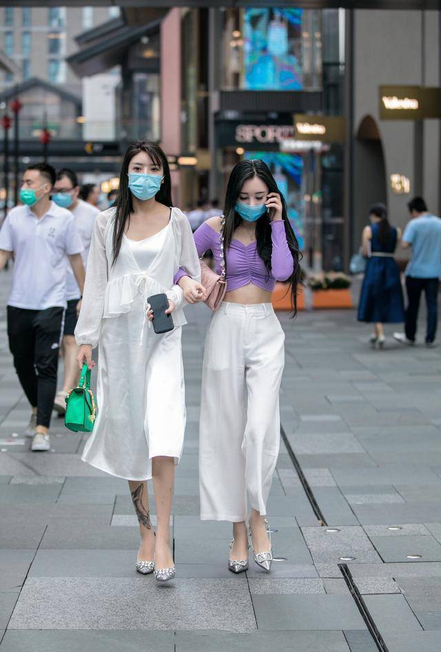 慵懒风穿搭夏季裤子 b8db821ee3b74b52a8b1e58df6977849.jpeg