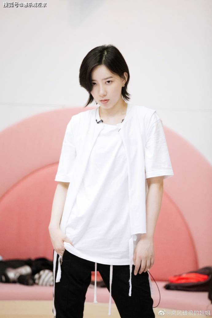 操作|原创李斯丹妮粉丝团这波“骚操作”，既让偶像背锅，又败坏路人好感