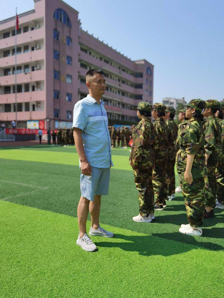 师情润|【湘乡一中军训录】DAY3 军训炼我意志，师情润我心田
