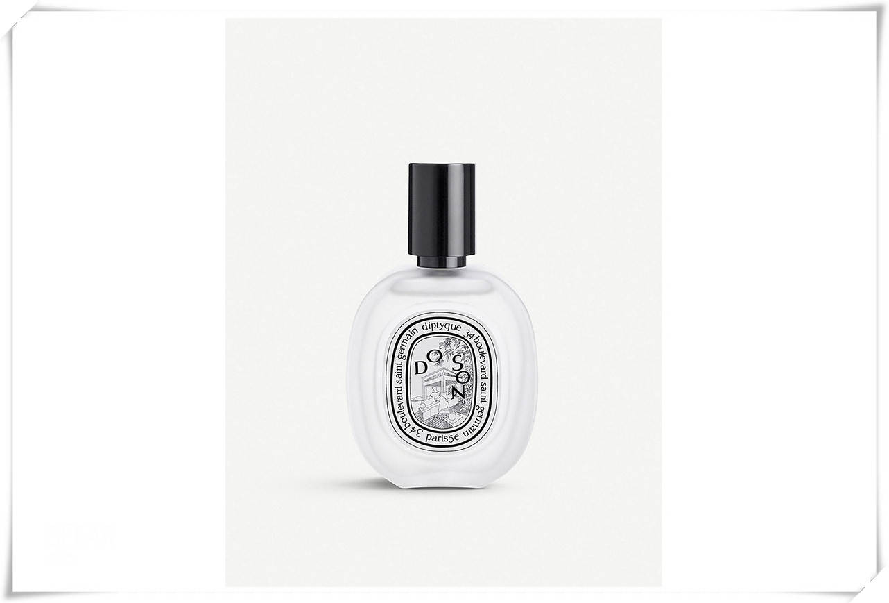 香水|IU也有这习惯！用发香这样喷，比香水来得更自然！