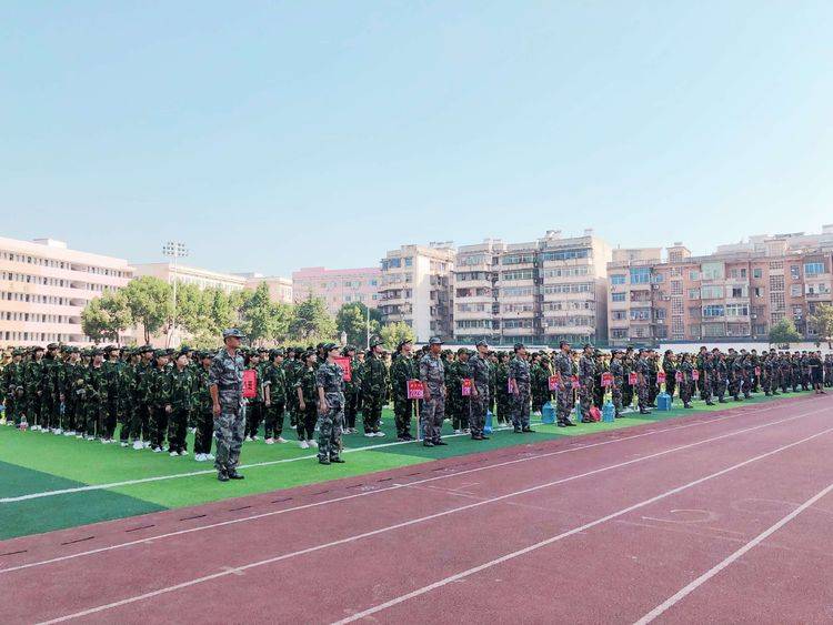 师情润|【湘乡一中军训录】DAY3 军训炼我意志，师情润我心田