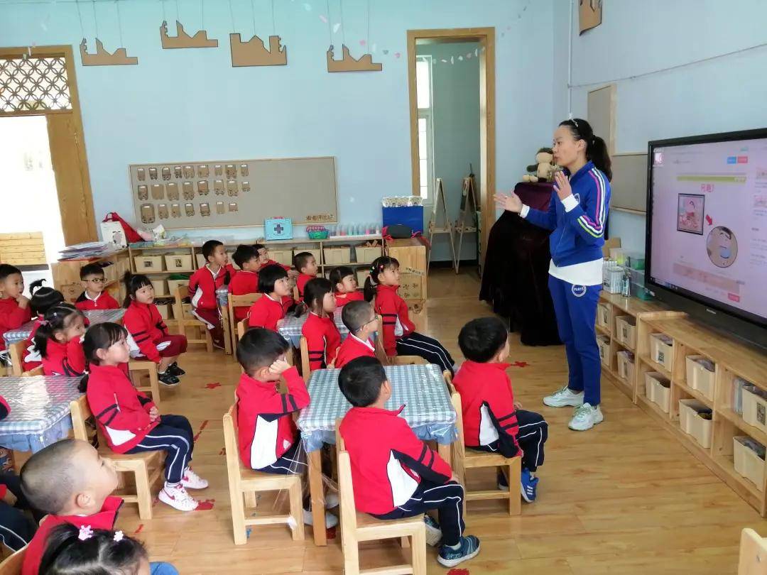 升旗|昆明市西山区春苑幼儿园开学啦！