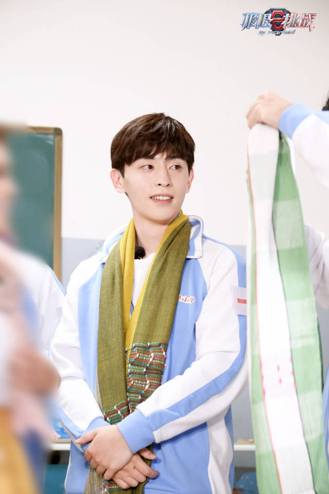 明星|原创邓伦又当了伴郎，婚礼现场被感动落泪，网友：不忘本