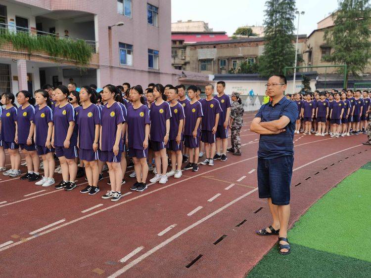 师情润|【湘乡一中军训录】DAY3 军训炼我意志，师情润我心田