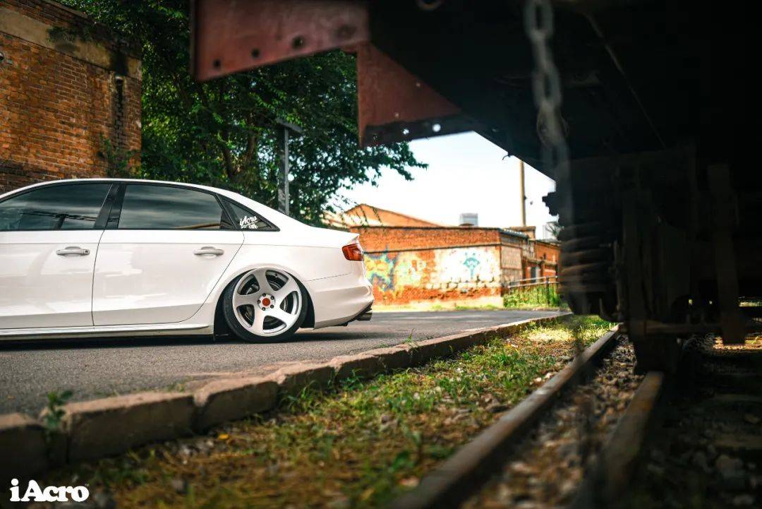 工作|iAcro设计师开什么车？