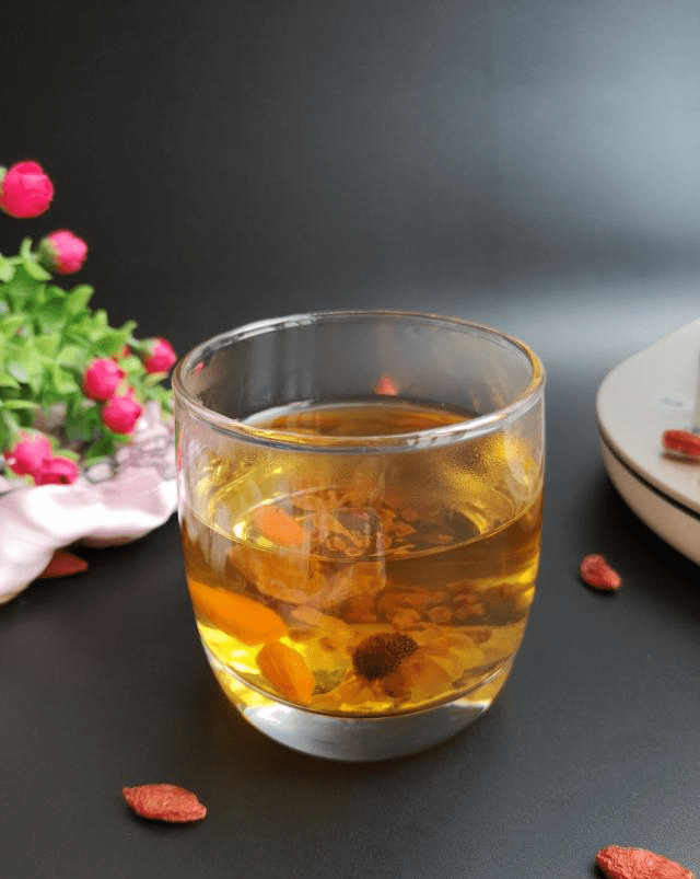 喝什么茶对眼睛好的快 d7d582a56f014726832498b387e08747.png