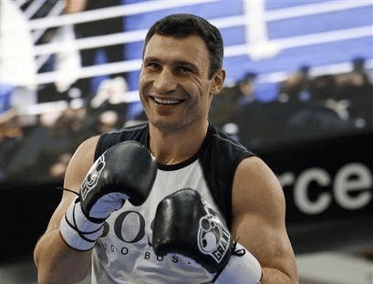 很厉害的拳击手 eef9d29513764a7c8f395e1576e7f8fe.png