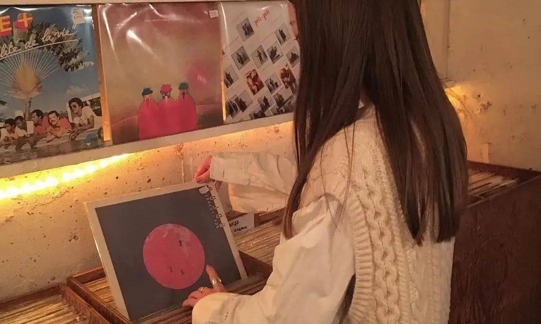 李子柒|36岁坚持不结婚，她一个人活得很漂亮。韩国“城市李子柒”独居日常走红ins