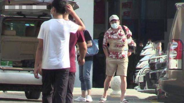 取名鬼才！沈腾与妻子海南开公司，看到公司名