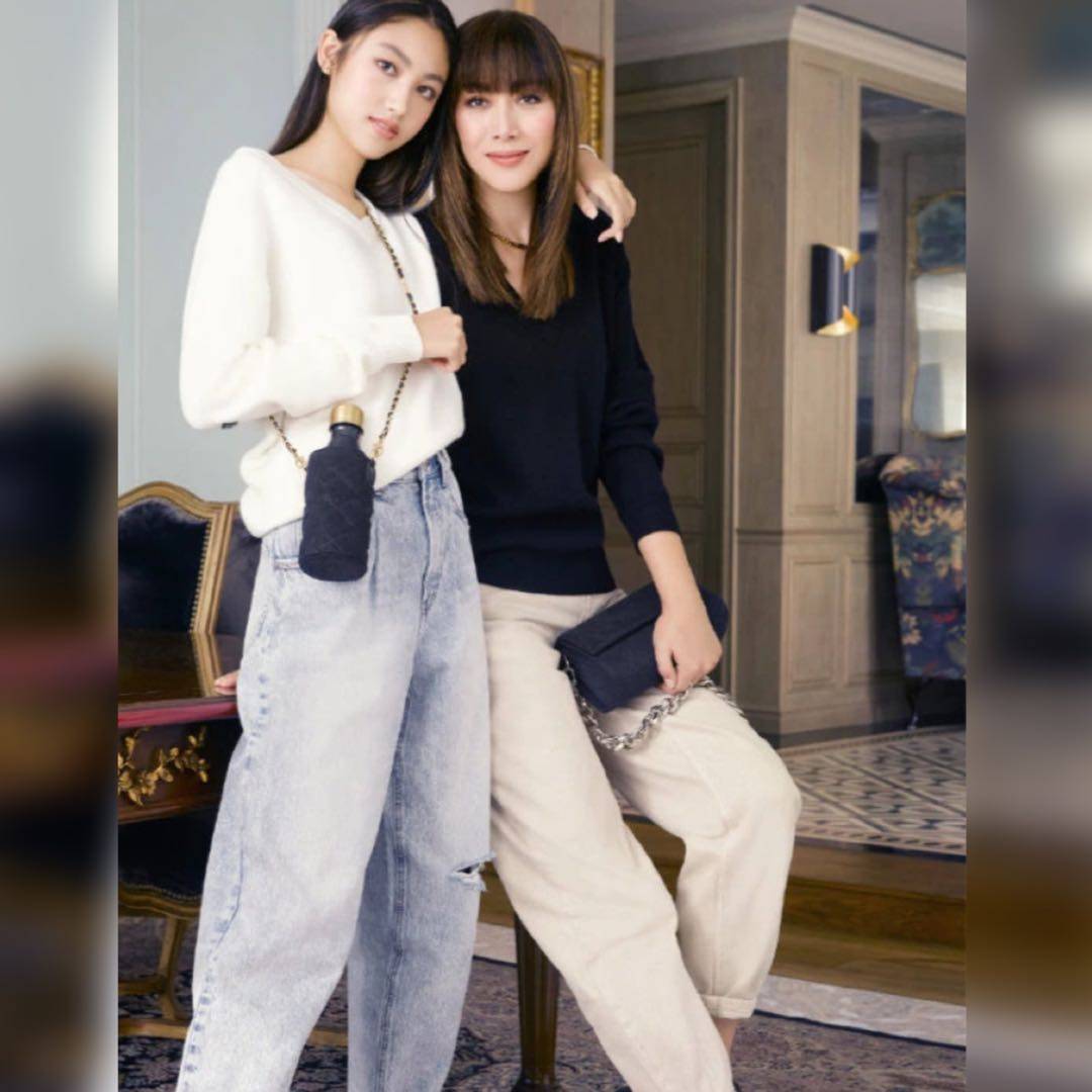 合体|逆天大长腿太抢镜，网友：我酸了任达华15岁女儿与超模妈妈合体