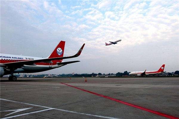 雅吉|中航未来 学生赵雅吉与四川航空签约|中航未来毕业生巡礼