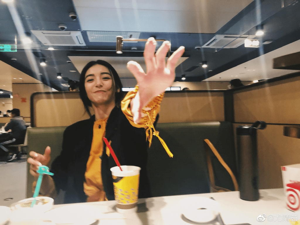尤靖茹|所有男人都看不出鞠婧祎是个女的？史上最尬的女扮男装没有之一！