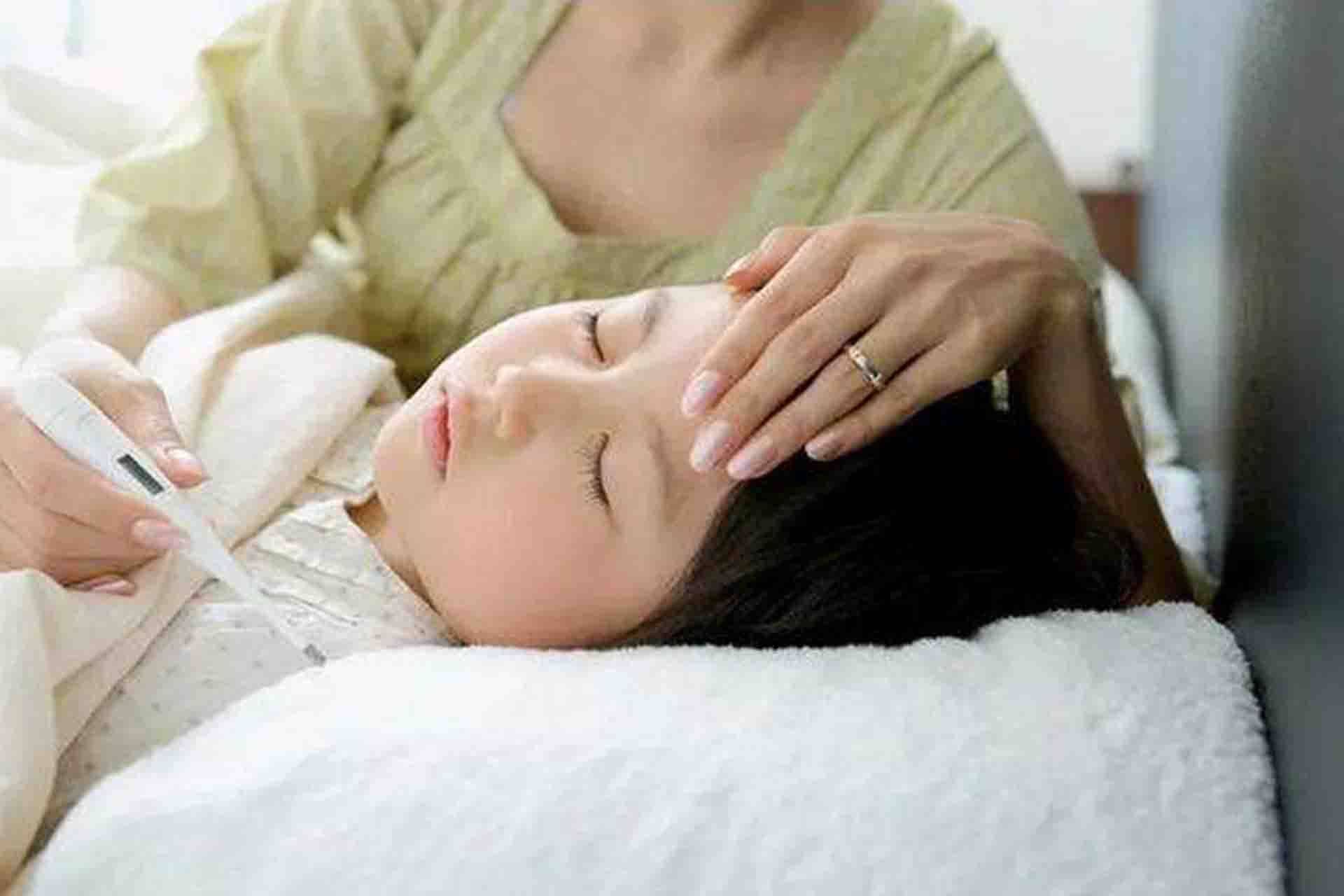 如何给婴儿洗脸又简单又干净 4db401f807154c018bf3804778a5ca68.jpeg