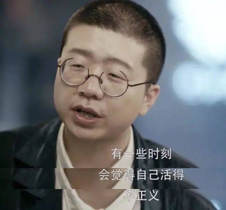 他说“很少有明星，拿自己的粉丝当朋友”，后