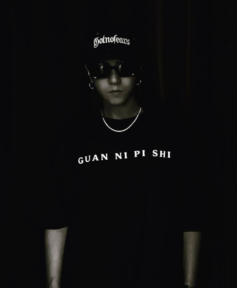 美女|点赞性感网红引热议！罗志祥疑晒照回应:关你屁事
