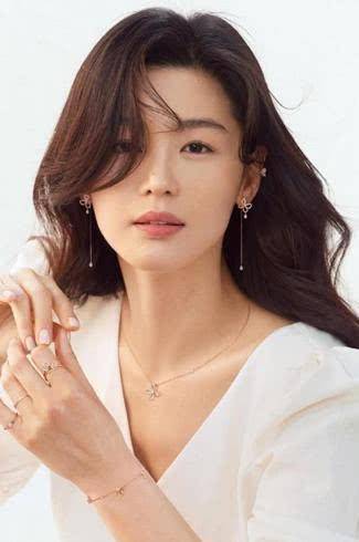 颜素颜|全智贤婚后生活也一样！顶级神颜素颜被老公嫌弃，完美身材也怕胖