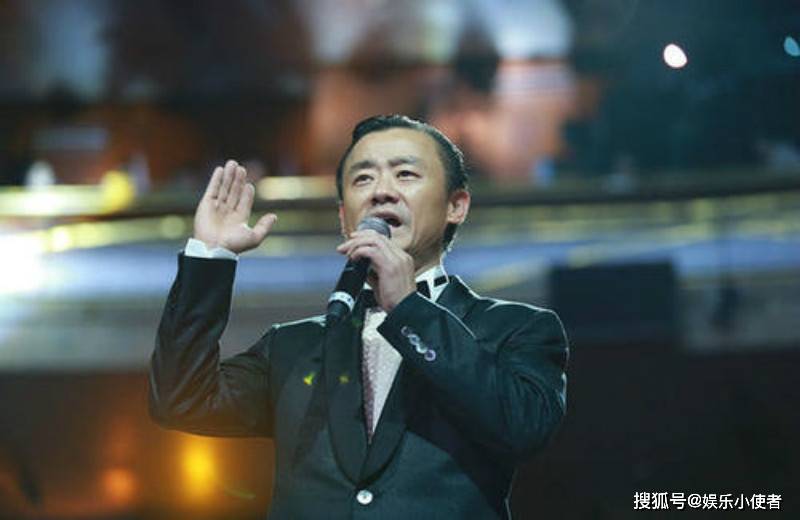 原创53岁周立波公开讽刺网友引骂战，狂妄曾对骂徐峥，德云社亦结下梁子