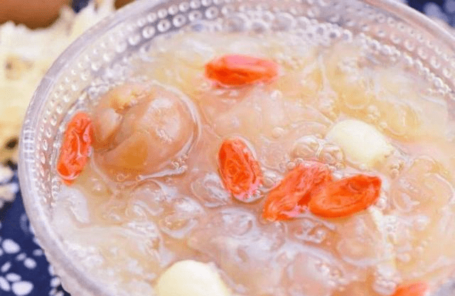 银耳怎么煮才会粘稠 a938039b5d9548ef9293f38cd130ec81.png