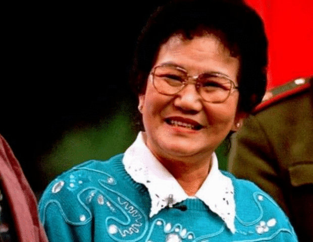 赵丽蓉先后嫁给兄弟两人,再嫁却生下脑瘫女儿