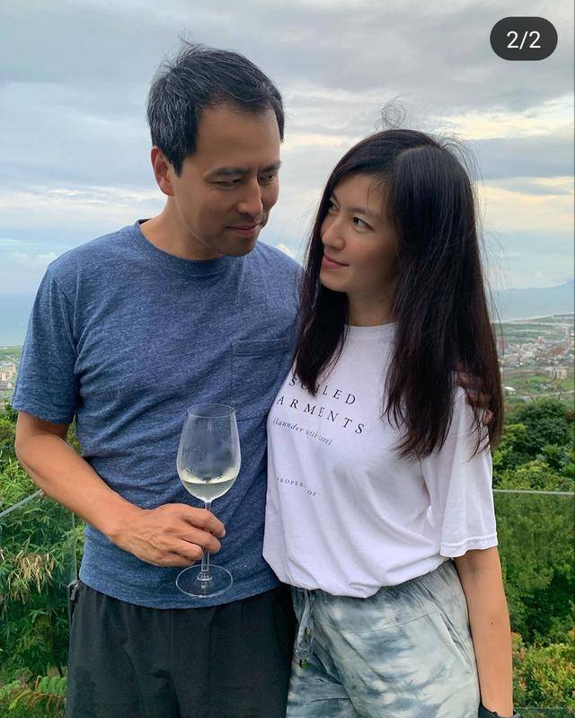 女星林熙蕾晒泳衣照不似二孩妈妈，坐享私人泳