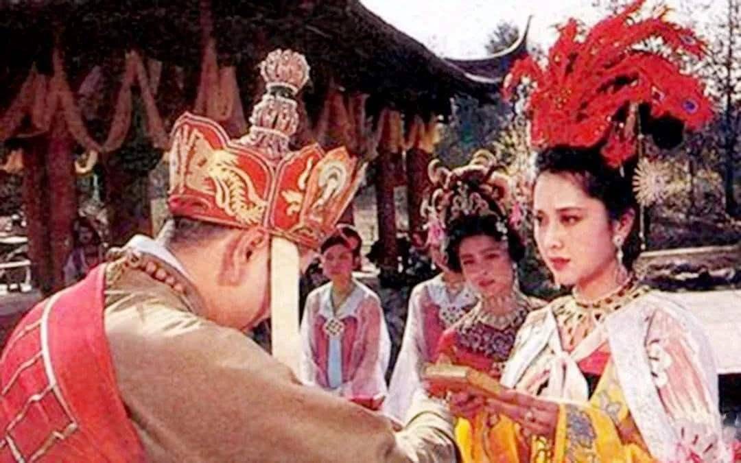 国王|唐僧究竟有没有对女儿国国王动心？他离开时做了什么奇怪的动作