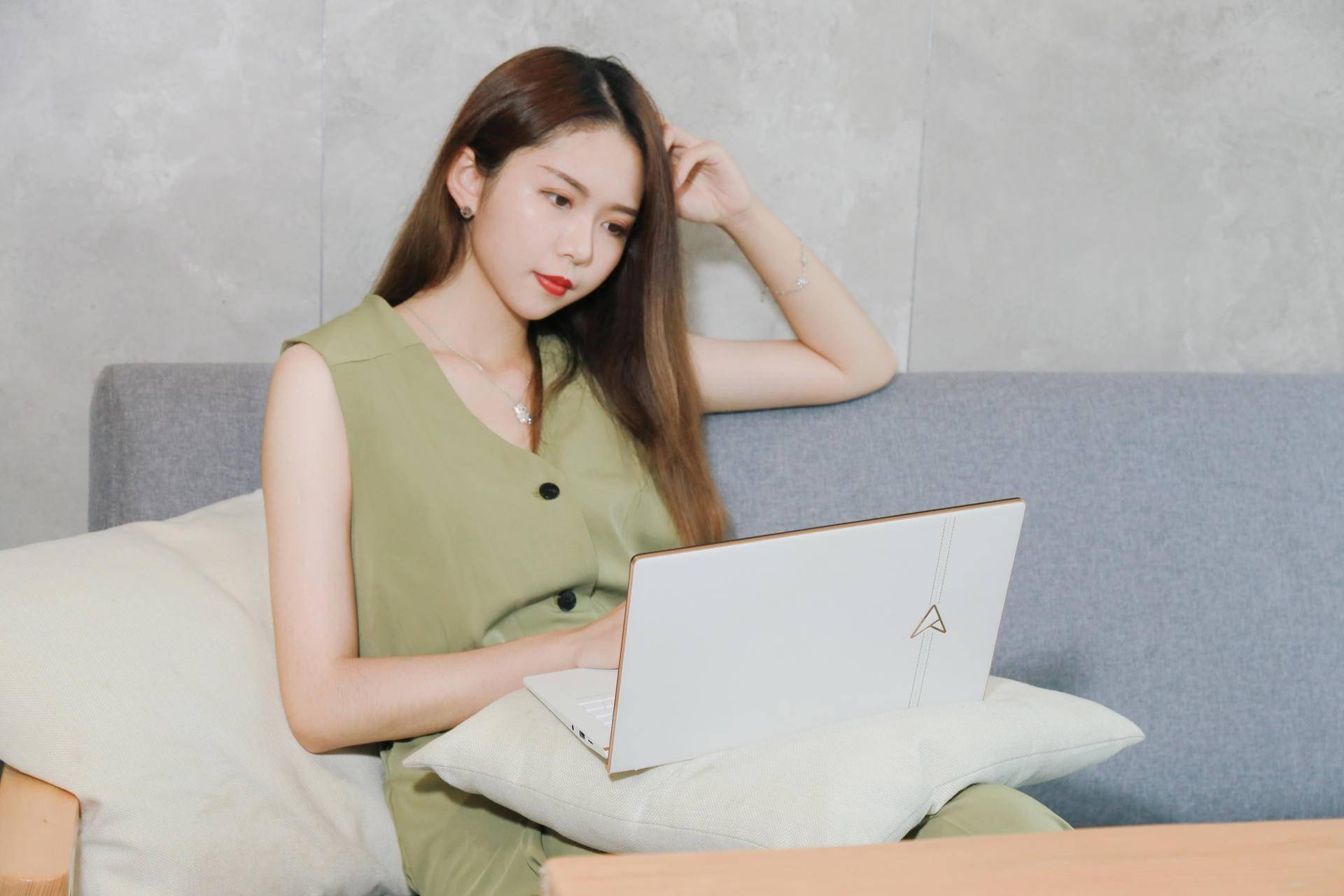 笔记本|在家也能保持优雅精致，华硕ARTONE从内到外展现独特气质