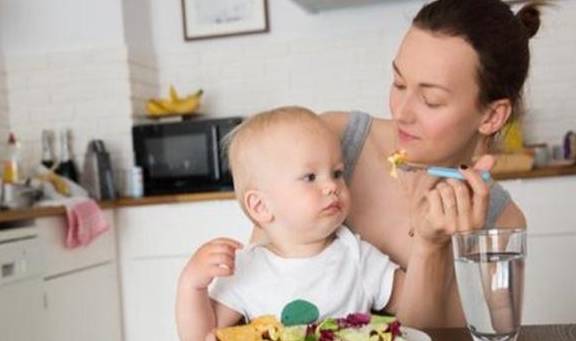 几个月的宝宝可以练咀嚼能力 30b5344cfc134de4b9c59e7d6bcfed3a.jpeg