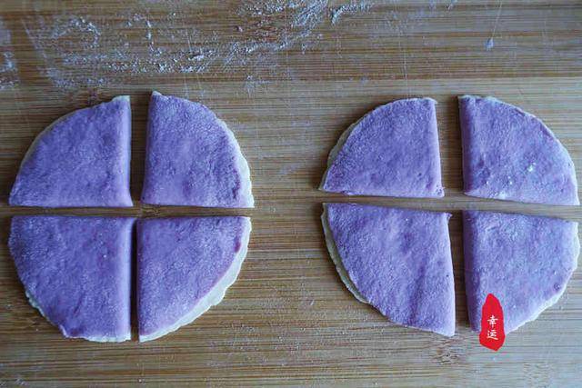 风车|蒸出来的花式馒头，像个风车又像是一朵花用一个紫薯