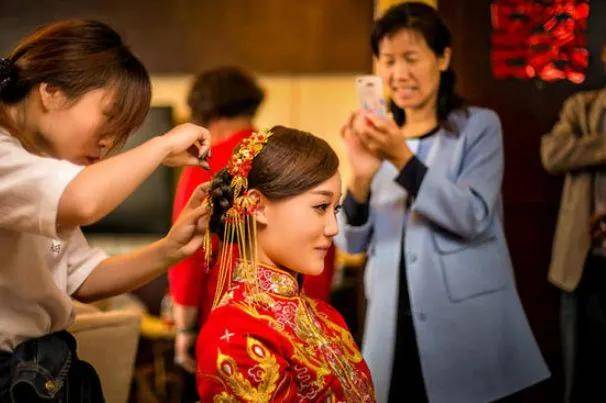 
完婚来月经有什么说法 完婚时”见红“好吗？这些隐讳你要知道！：华体会体育(图1)
