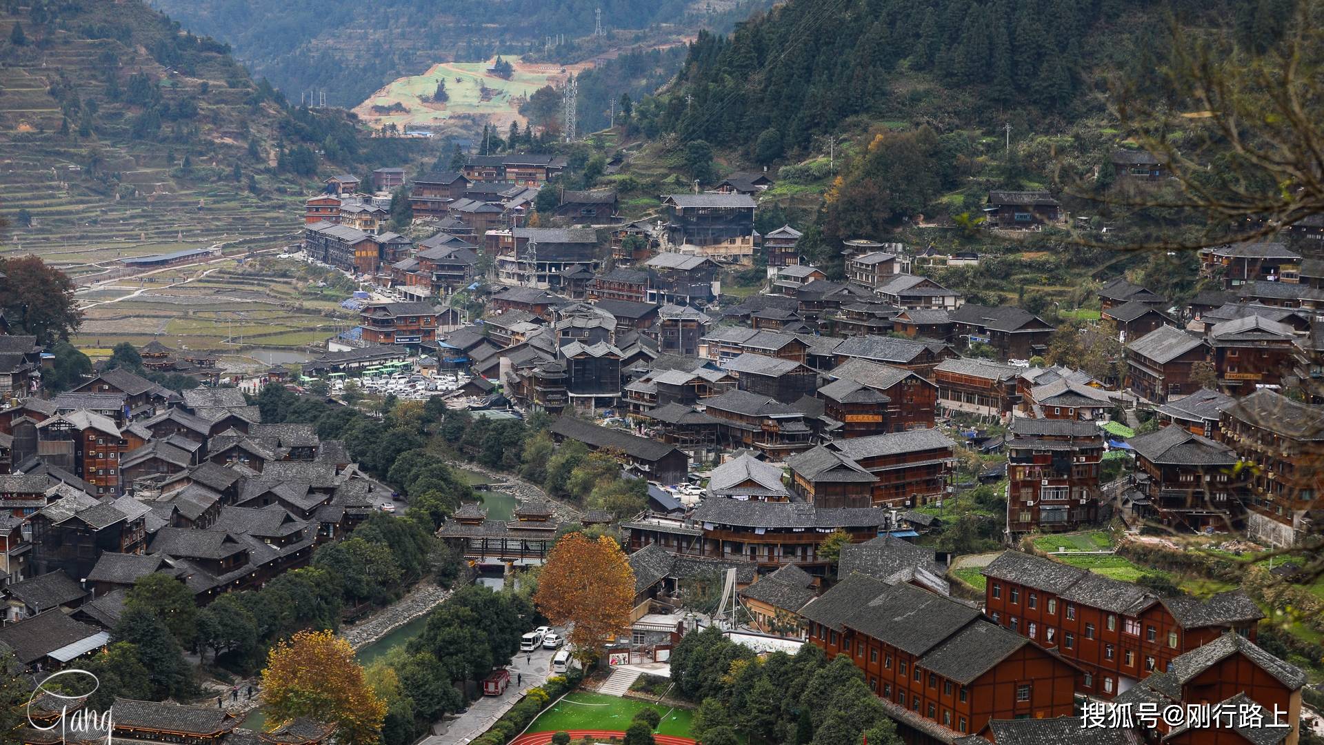 苗寨|不同的角度看西江千户苗寨,才发现没有白来