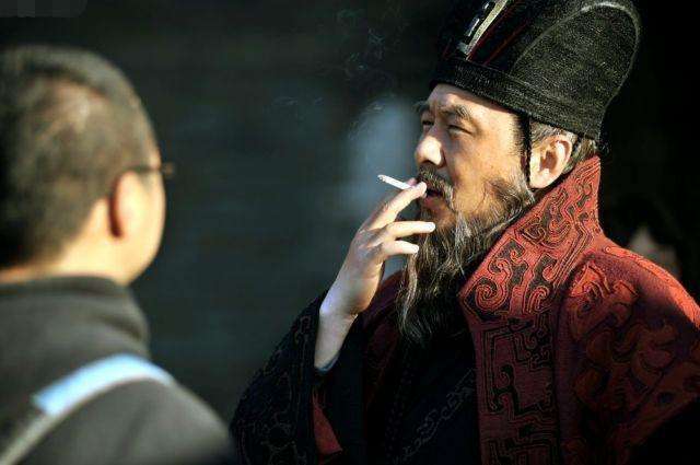 观点评论|曹操忘了三英战吕布，忘了张飞的勇武！《三国演义》竟有这个bug
