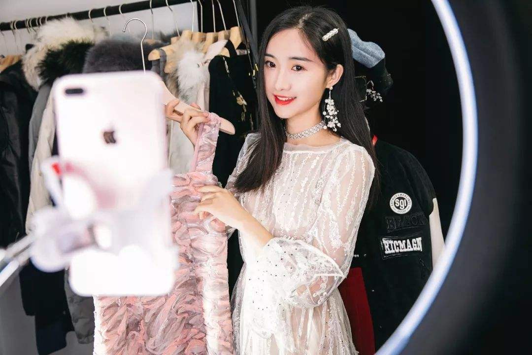 直播|资本从未缺席，直播电商投资增20倍，素人主播增长超98%