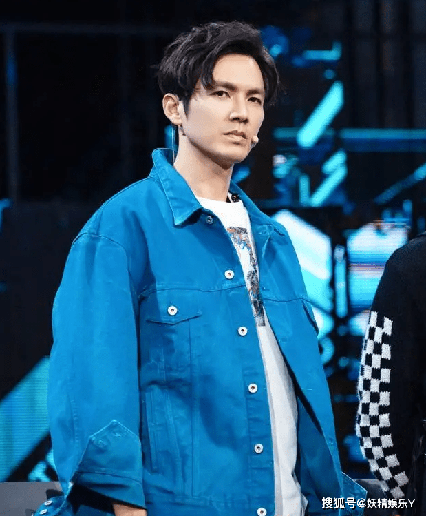 垮什么成语_穿卫衣垮什么包包图片(3)