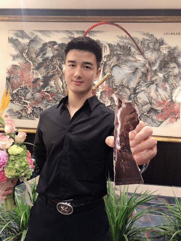 假拳|原创现代李小龙叫板杨建平：据说武僧一龙打假拳，我相信你也是