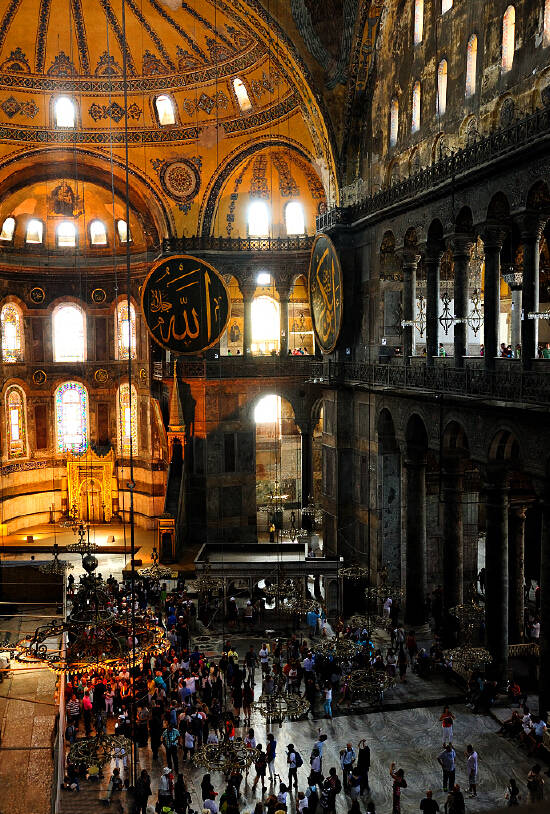 清真寺|令人惊艳的大教堂改成清真寺 为何会引发他国的强烈反对？