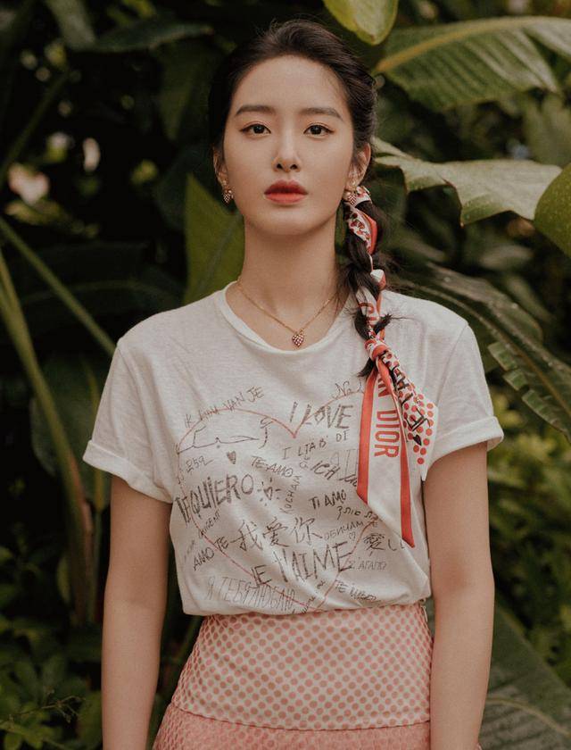 造型|真正会穿的女人,秋天都不会错过这3个“配饰”,看杨幂就知道了