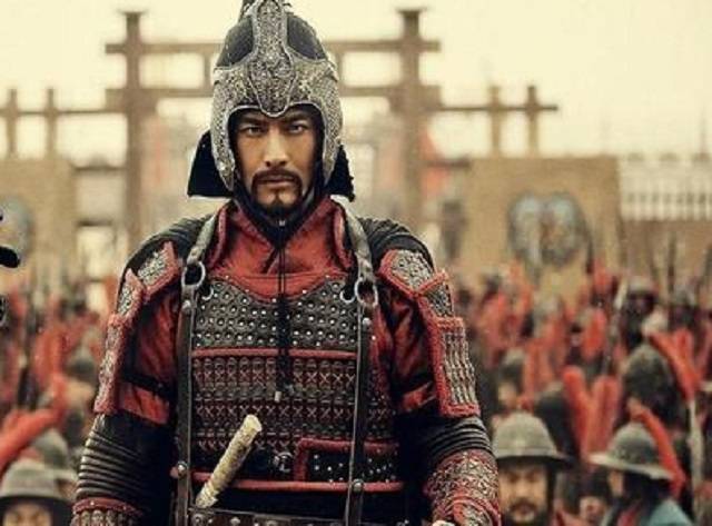 中国古代名将为何都挺着"啤酒肚"?8块腹肌打仗根本扛不住