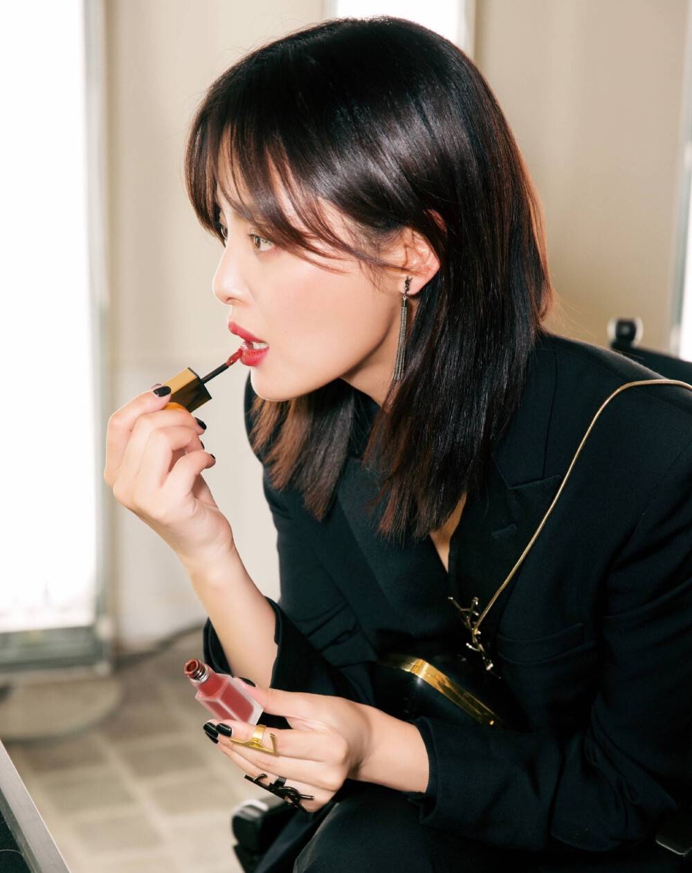 袁姗姗|Lisa没有刘海像变了一个人？辛芷蕾袁姗姗换发型更是堪比整容