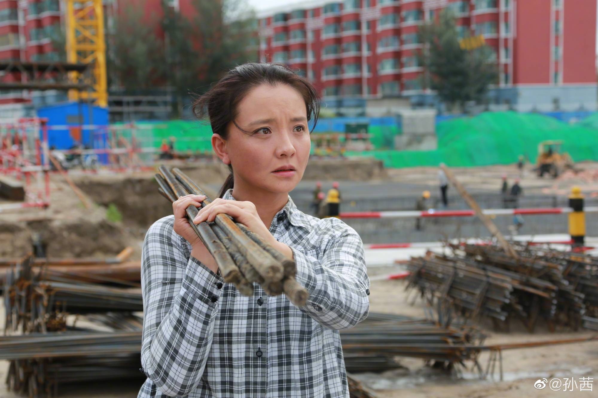 蒙古族|军人出身长相洋气的孙茜,演蒙古族农村妇女怎么看还是缺少精气神