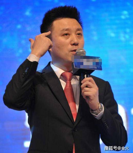 语言|原创《新闻联播》迎新人，首秀表现紧张坦言有压力，翻看履历不简单！