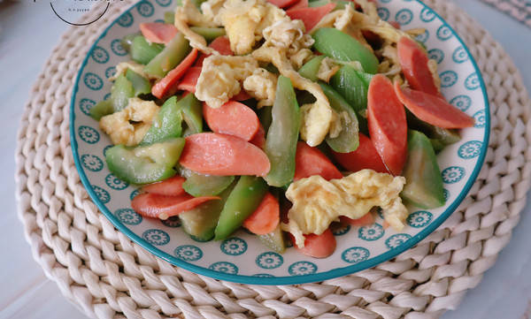 丝瓜配什么菜炒着最下饭 ec5522a1c6f041fb94c8680b02dfefb0.jpeg